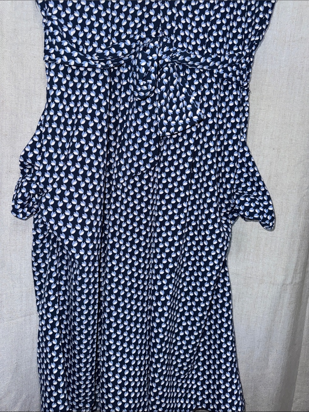 Max Studio Shadow Tulip Wrap V-Neck Midi Dress - Picture 7 of 10